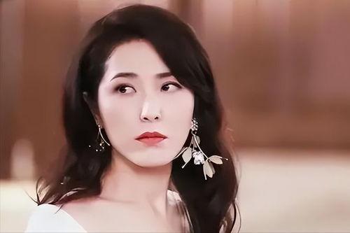 曾黎娱乐爆料是真的吗还是假的,真相揭秘，是真是假？  第3张